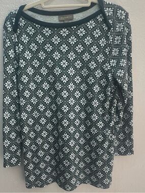 Styled & Co green and White Geometric Long Sleeve Top